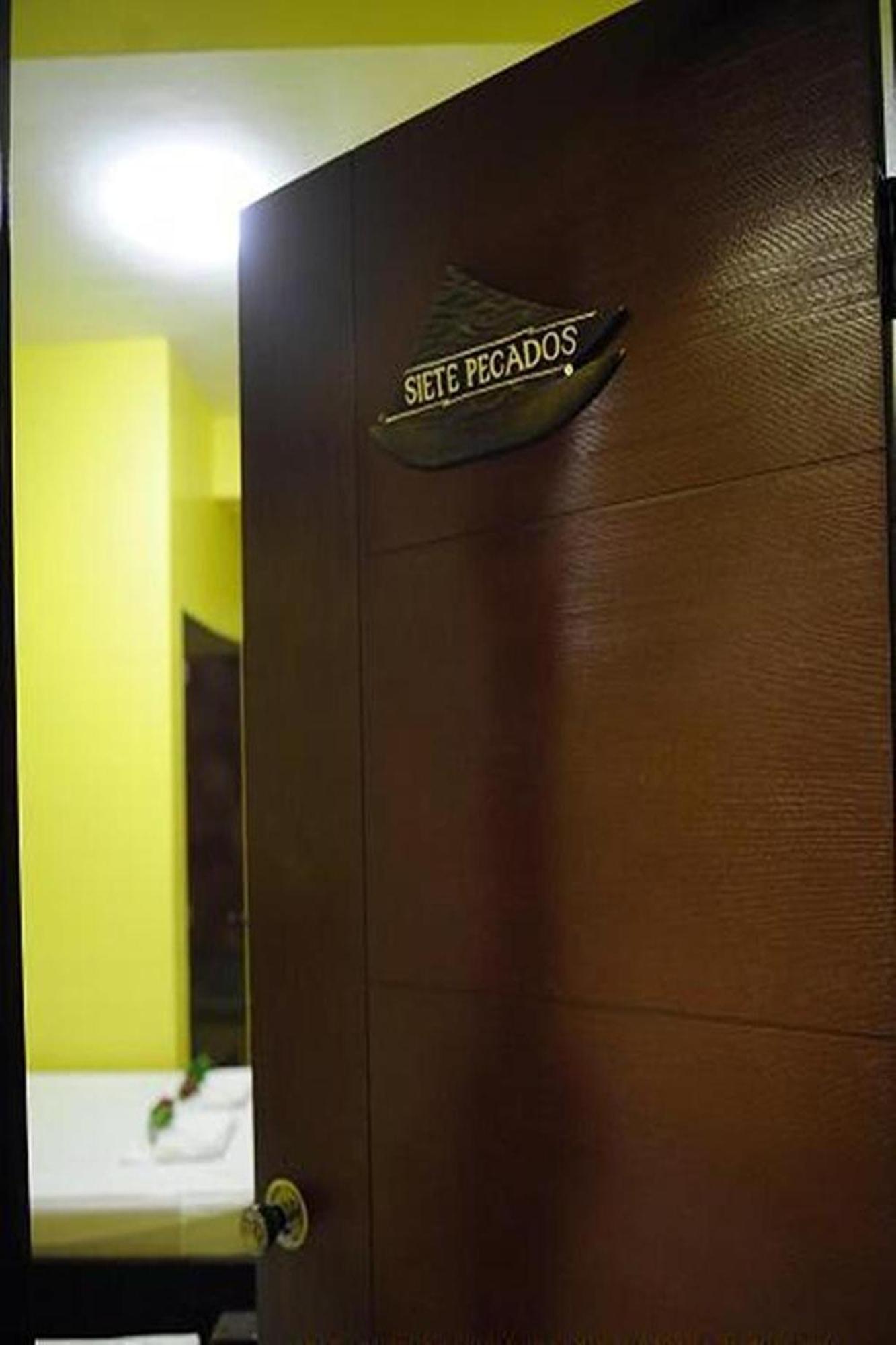 Luis Bay Travellers Lodge Coron Exterior foto