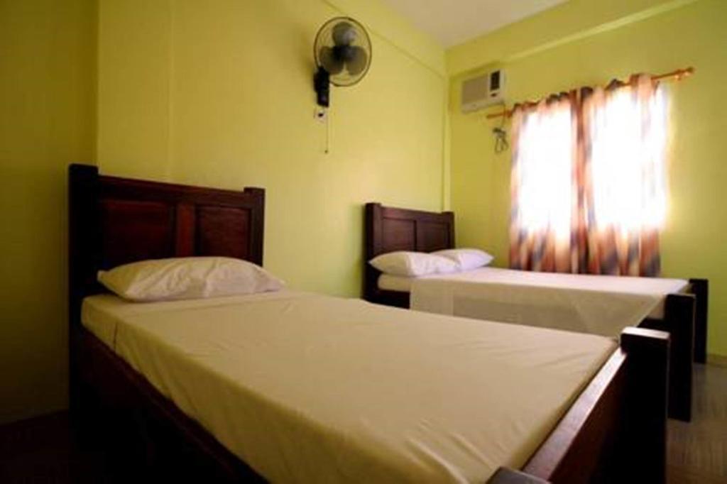 Luis Bay Travellers Lodge Coron Exterior foto