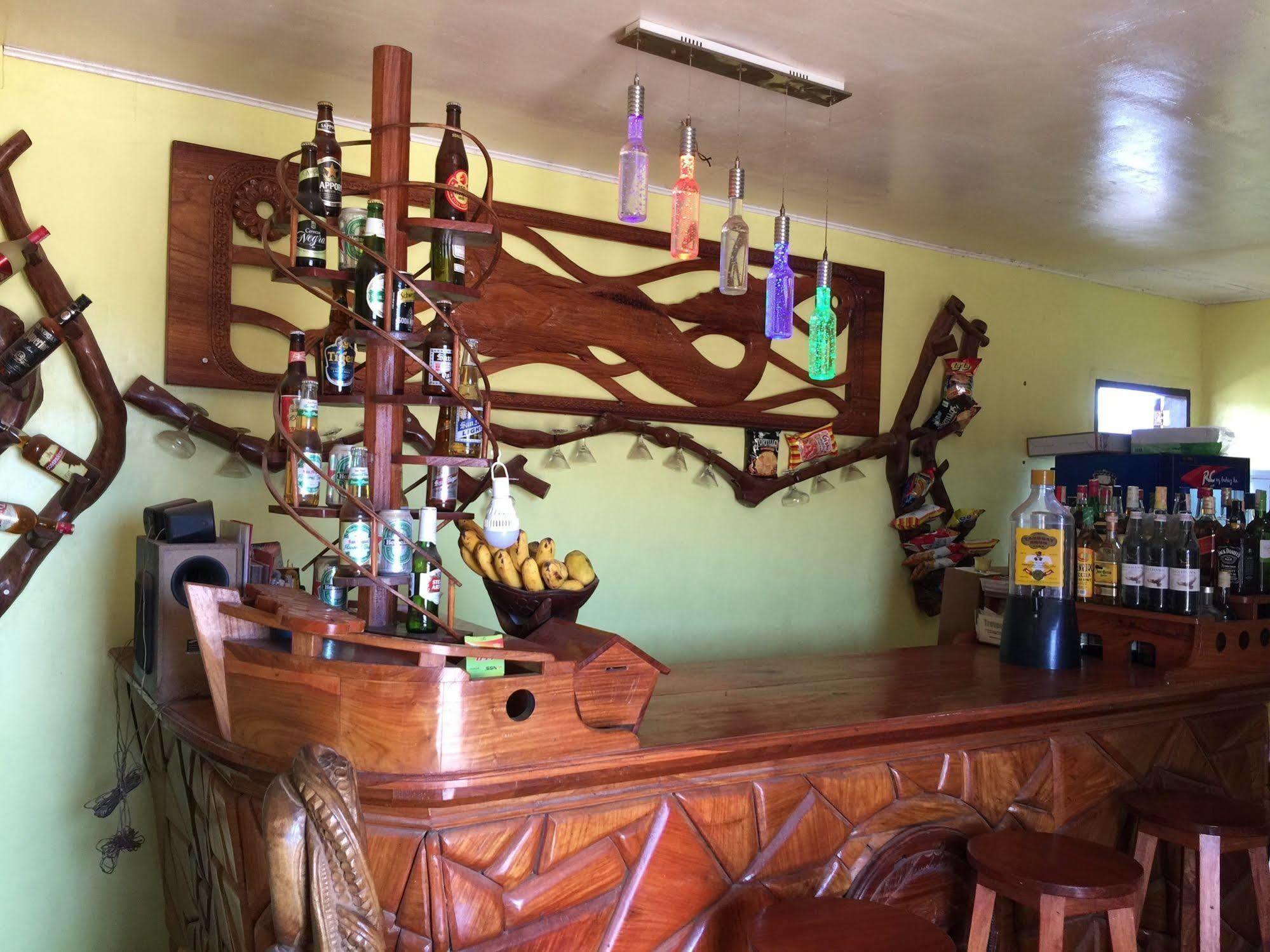 Luis Bay Travellers Lodge Coron Exterior foto