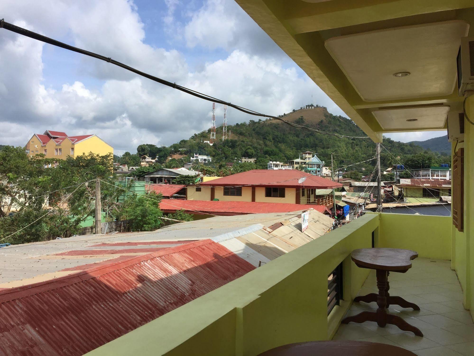 Luis Bay Travellers Lodge Coron Exterior foto